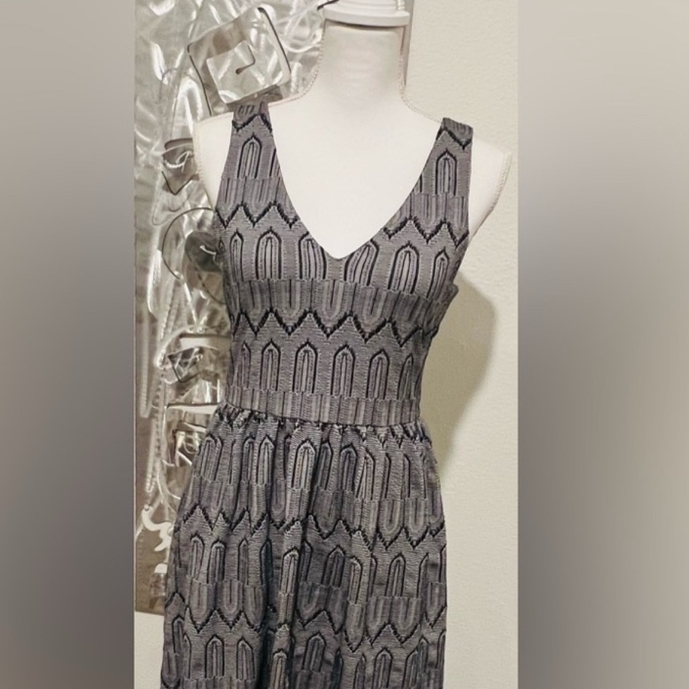 Lucky Brand Black and White Sleeveless V-Neck Maxi Sundress